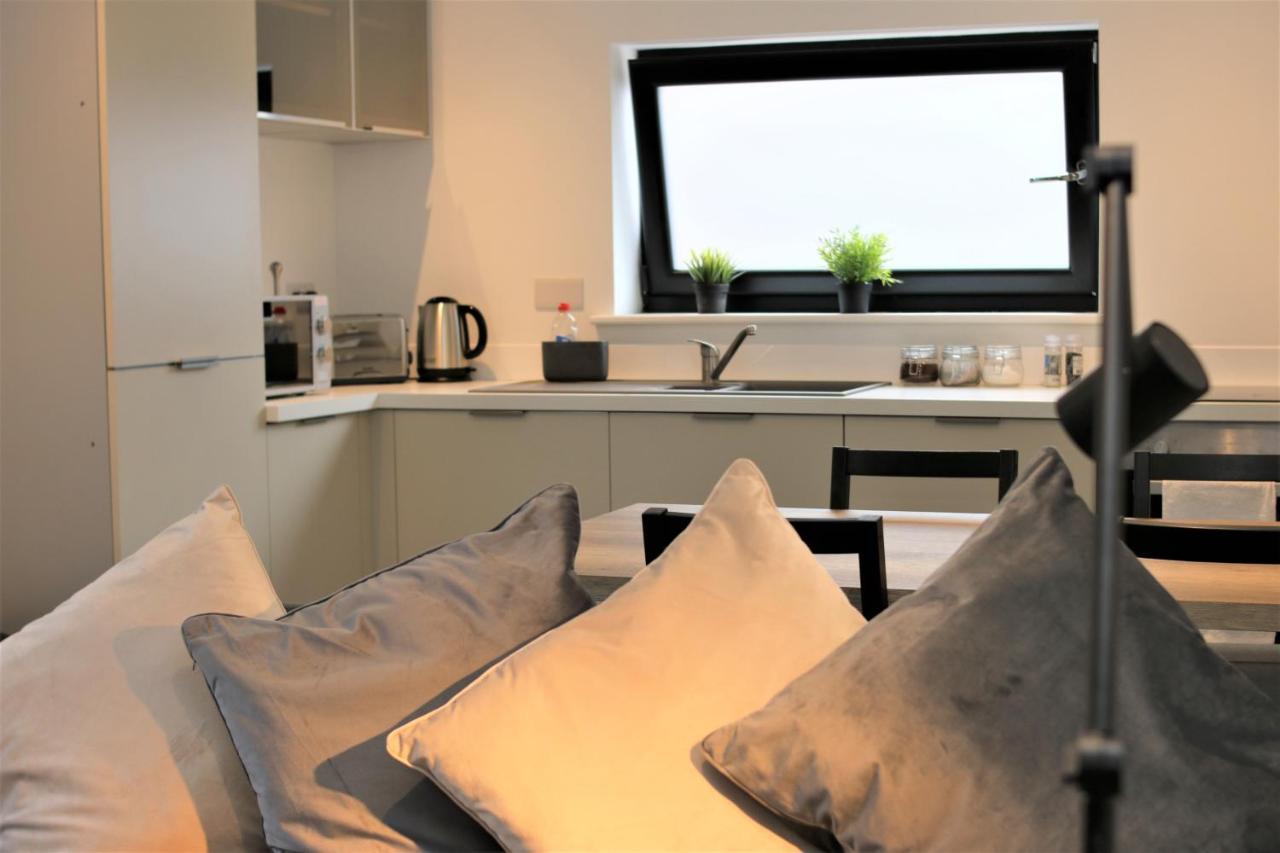 The Coach House - Free Private Parking - By Property Promise 카디프 외부 사진