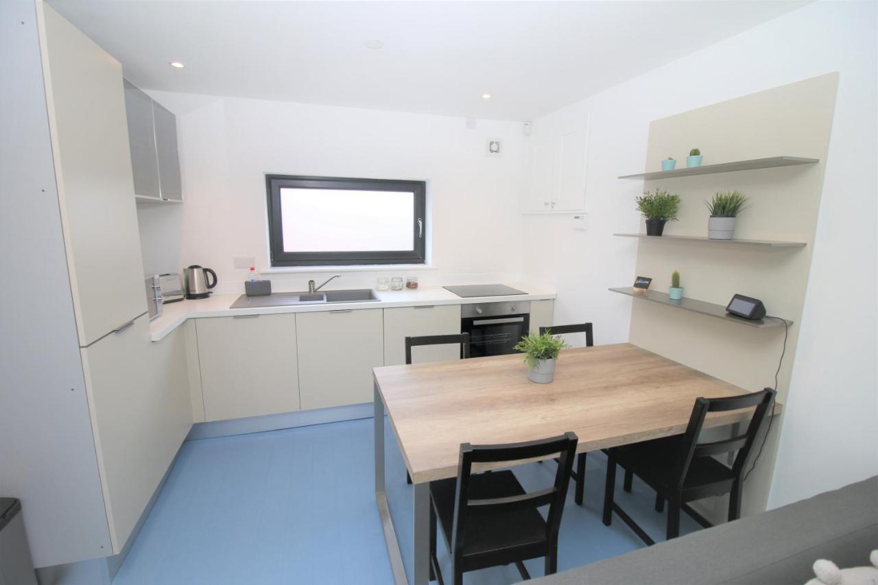 The Coach House - Free Private Parking - By Property Promise 카디프 외부 사진